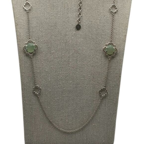 Green Fauceted Clover Station Stella & Dot Silver Necklace - Picture 4 of 7